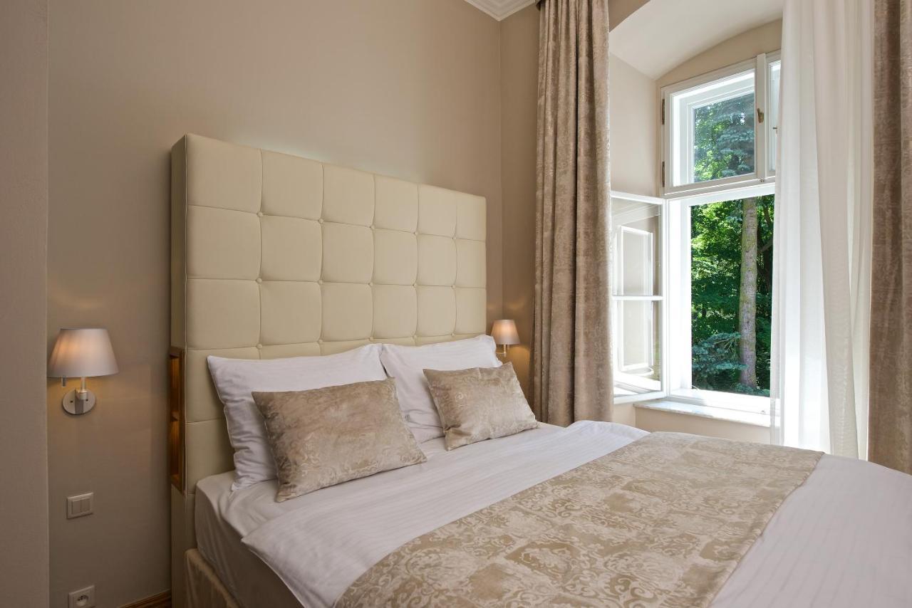 Zamek Ratmerice - Hotel & Resort Экстерьер фото