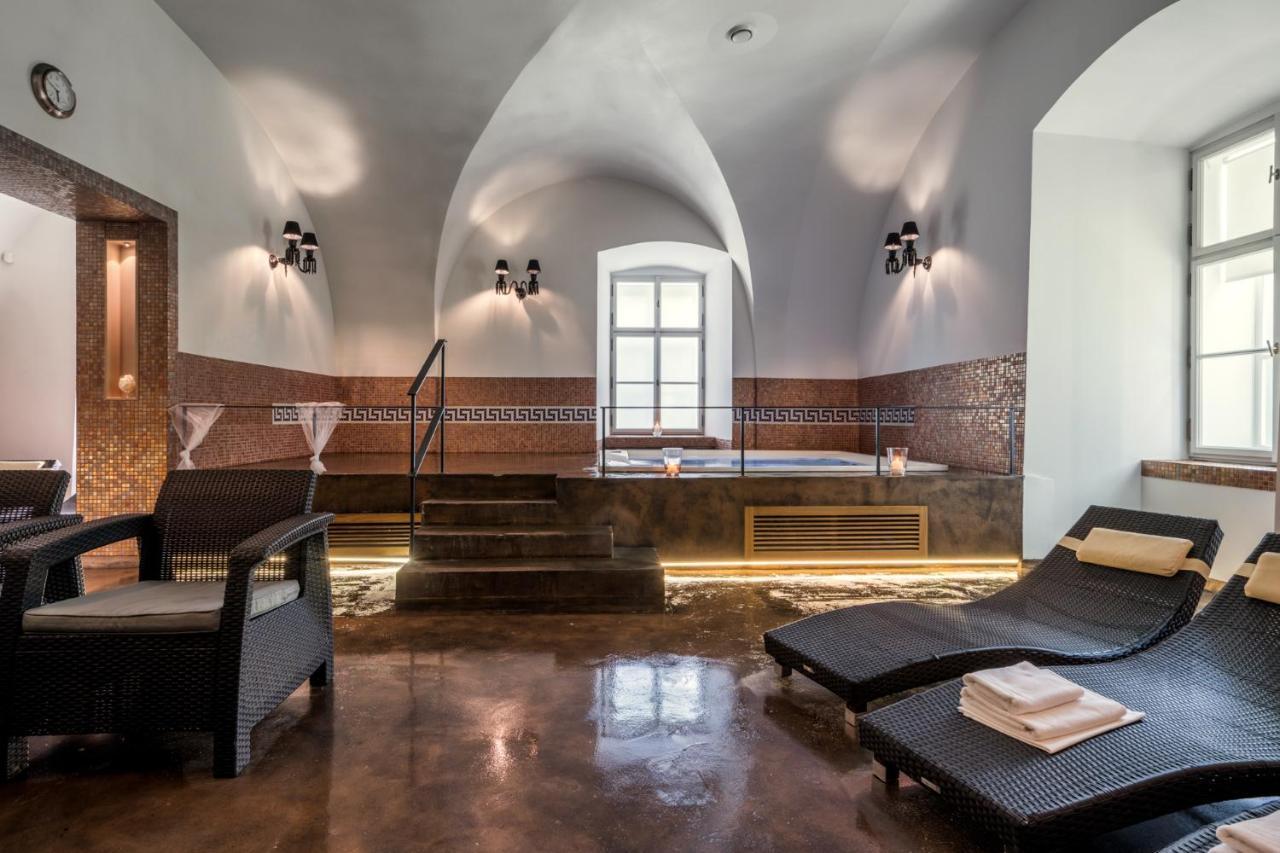 Zamek Ratmerice - Hotel & Resort Экстерьер фото