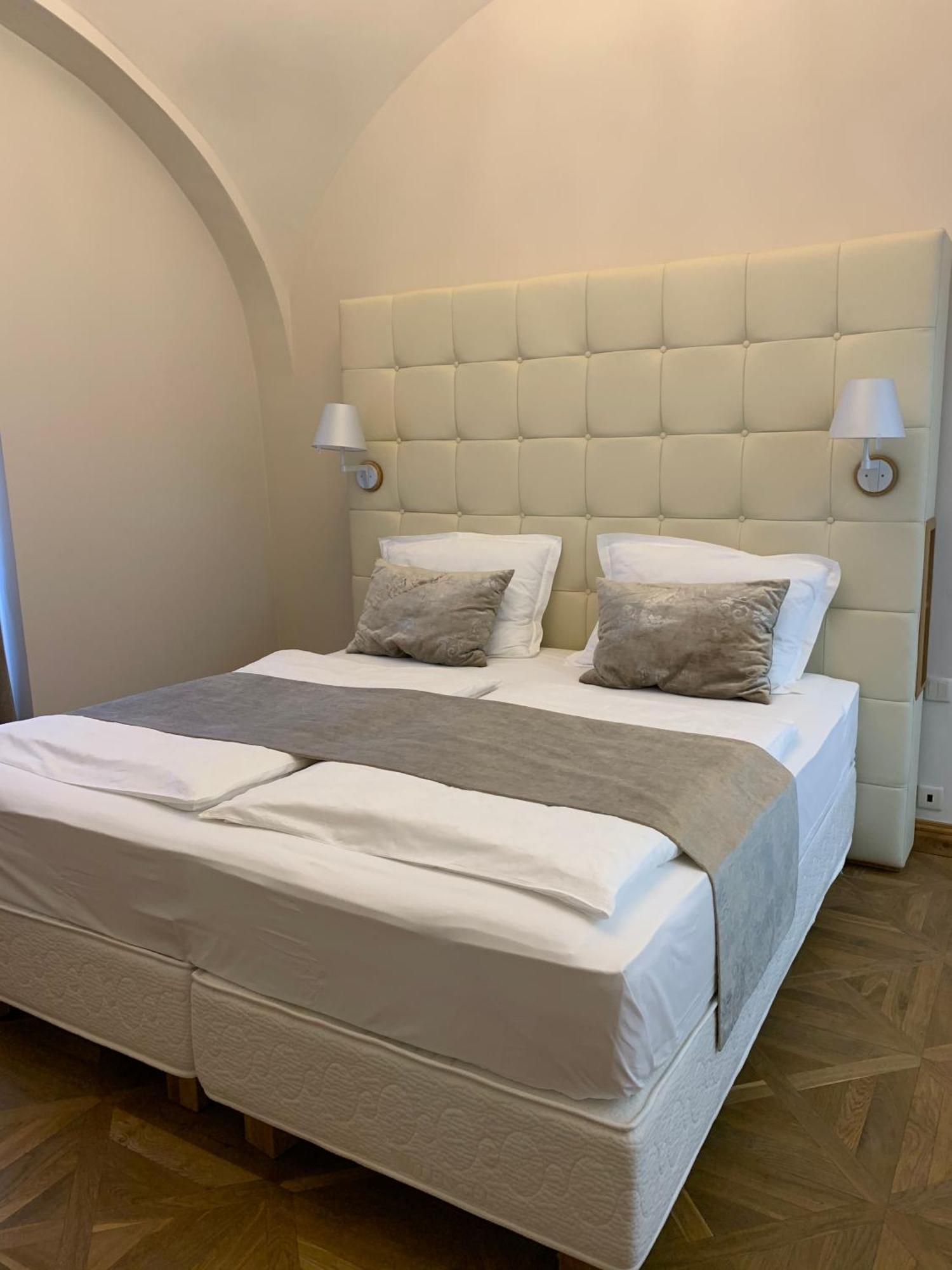 Zamek Ratmerice - Hotel & Resort Экстерьер фото