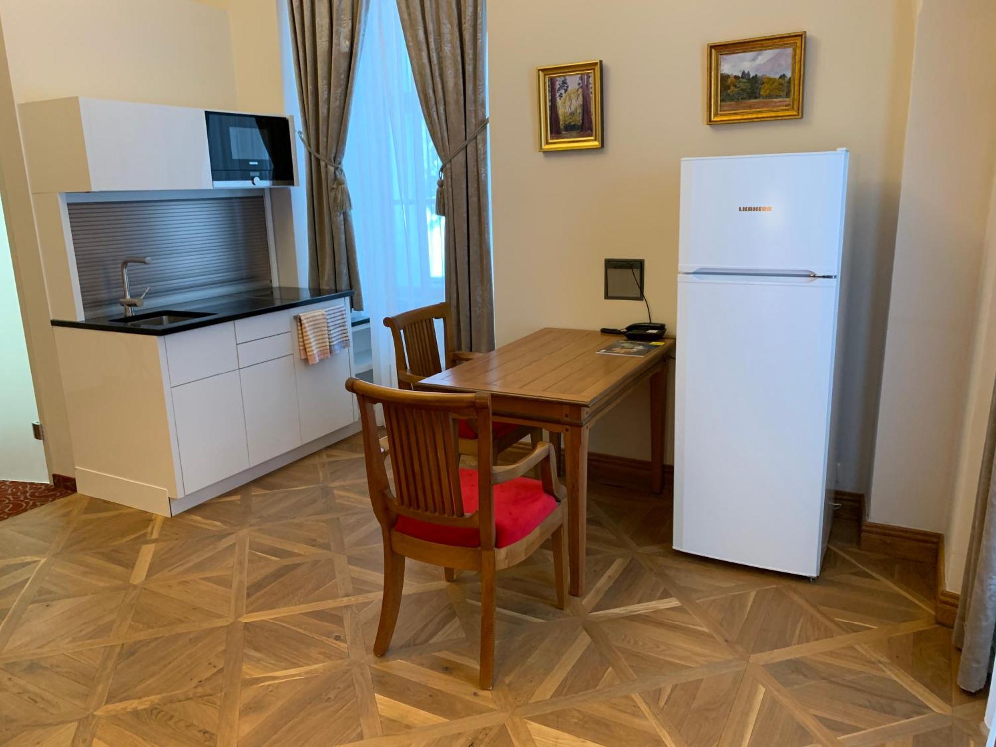 Zamek Ratmerice - Hotel & Resort Экстерьер фото