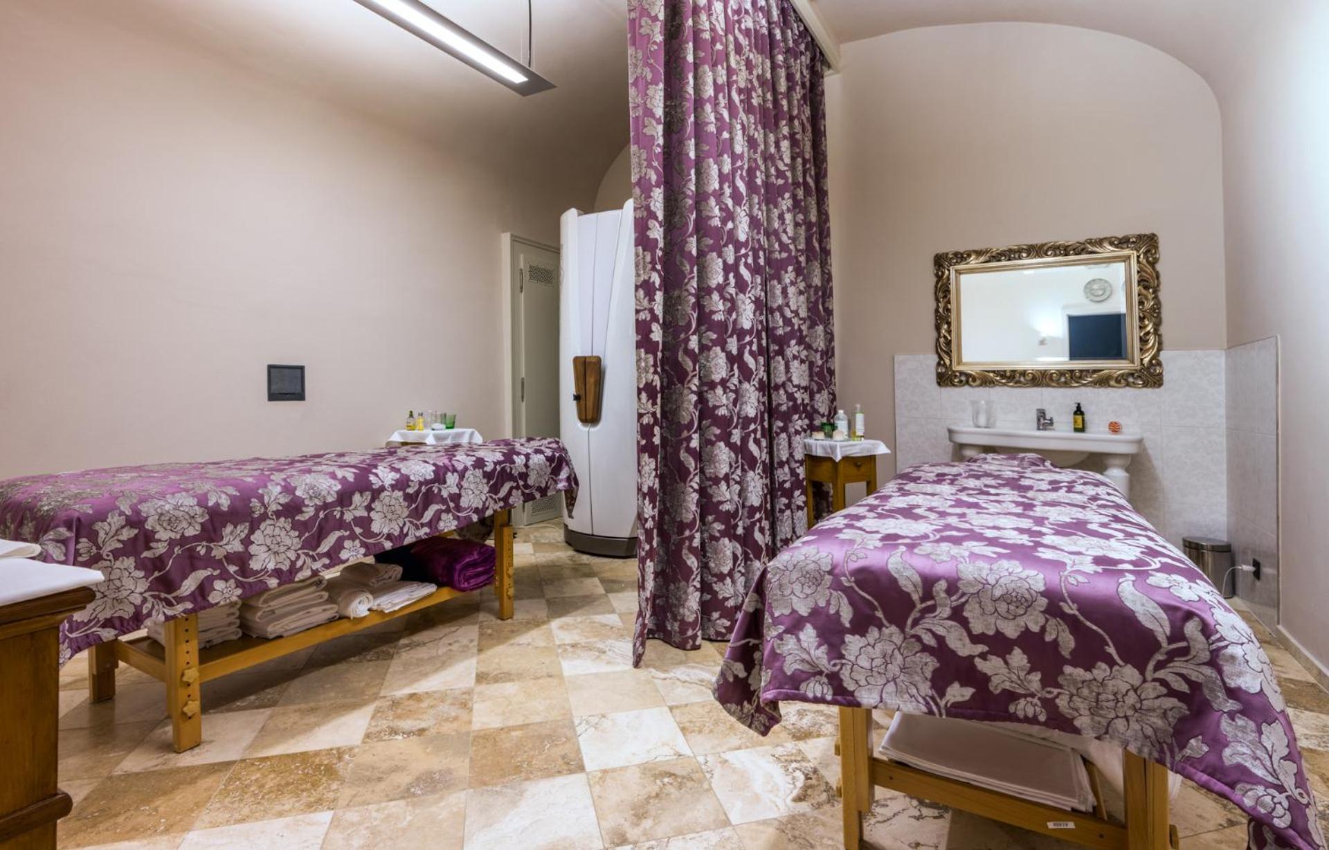 Zamek Ratmerice - Hotel & Resort Экстерьер фото