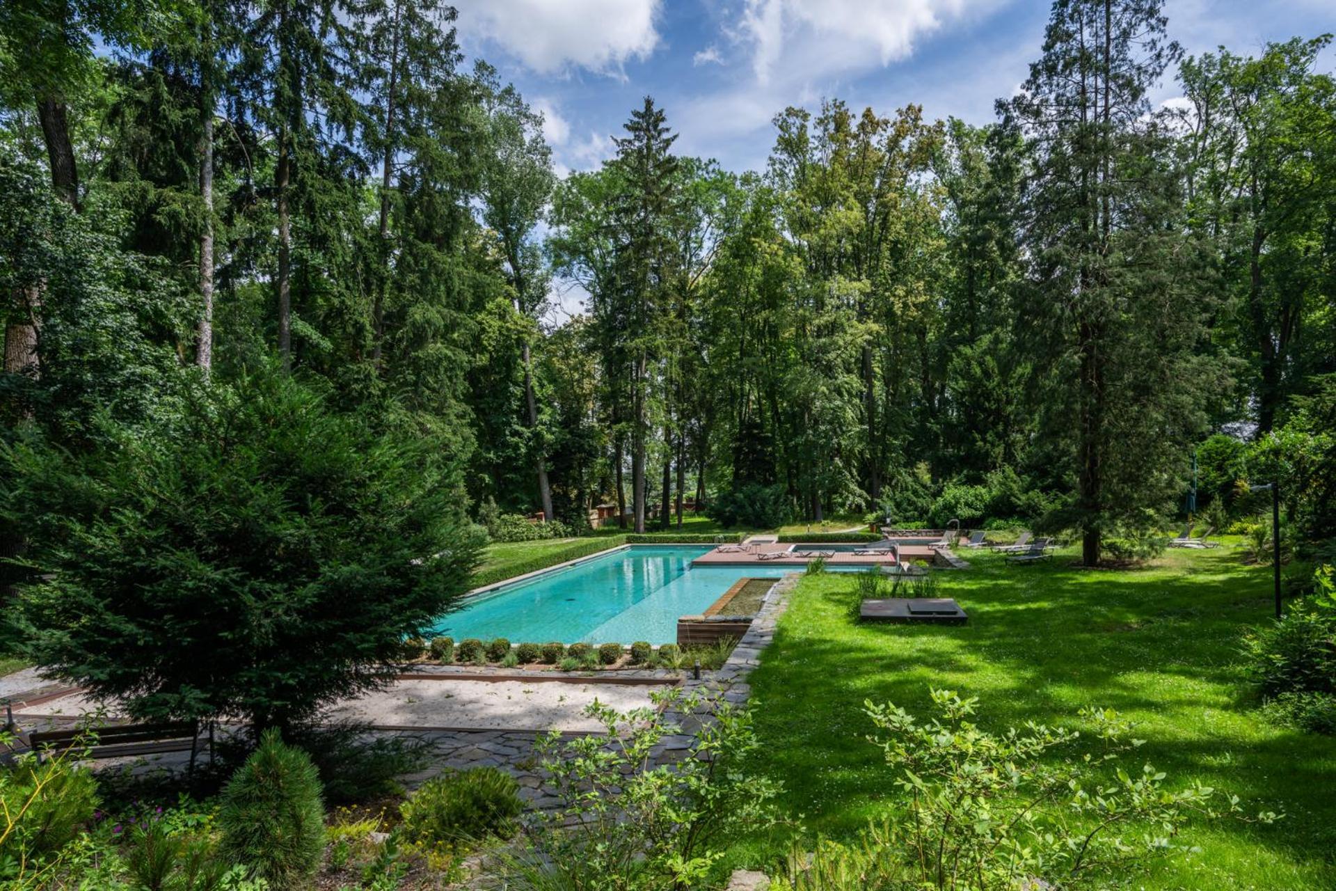 Zamek Ratmerice - Hotel & Resort Экстерьер фото