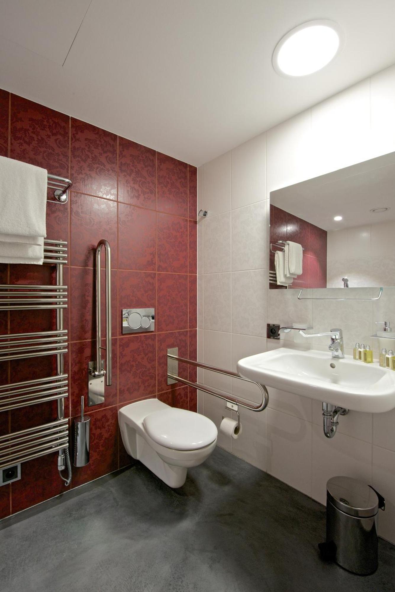 Zamek Ratmerice - Hotel & Resort Экстерьер фото