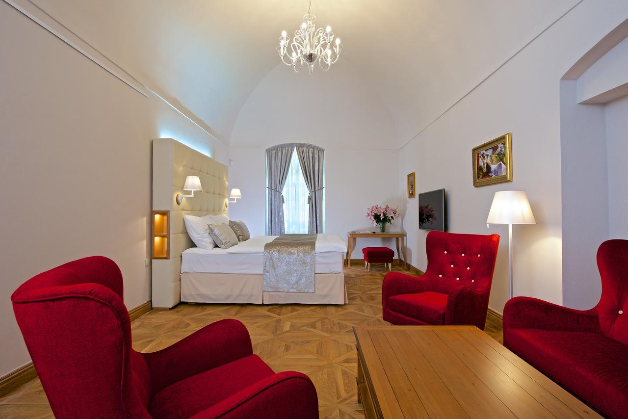Zamek Ratmerice - Hotel & Resort Экстерьер фото