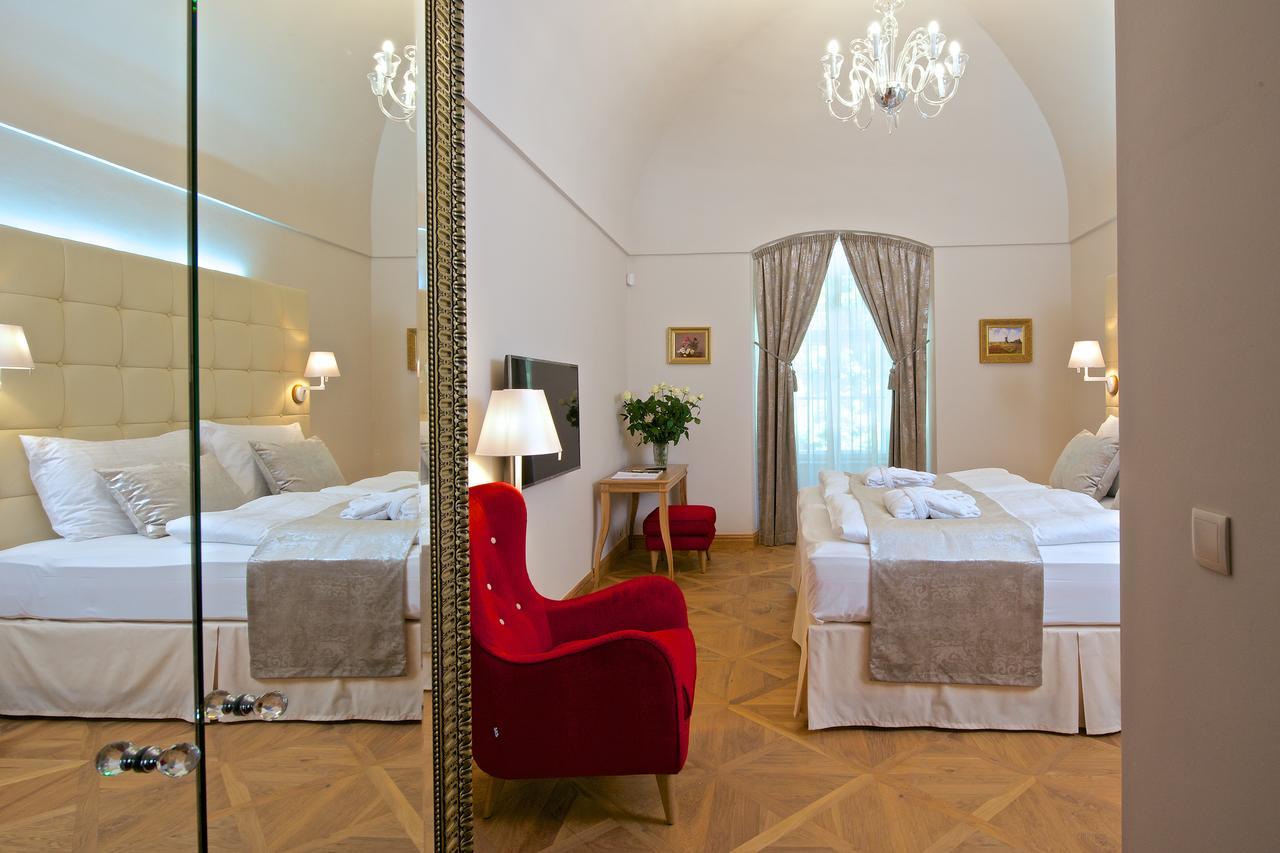 Zamek Ratmerice - Hotel & Resort Экстерьер фото