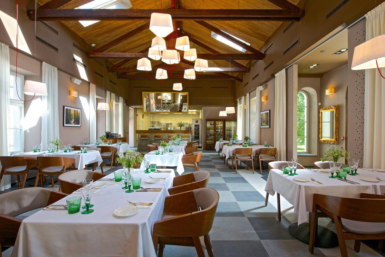 Zamek Ratmerice - Hotel & Resort Экстерьер фото