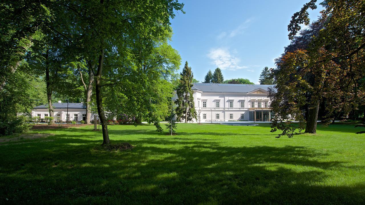 Zamek Ratmerice - Hotel & Resort Экстерьер фото
