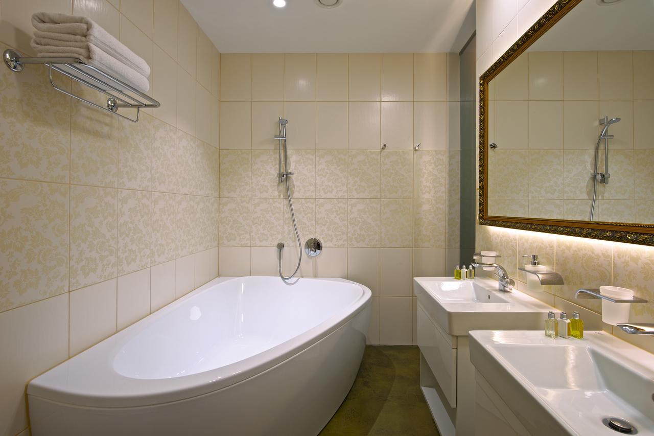 Zamek Ratmerice - Hotel & Resort Экстерьер фото