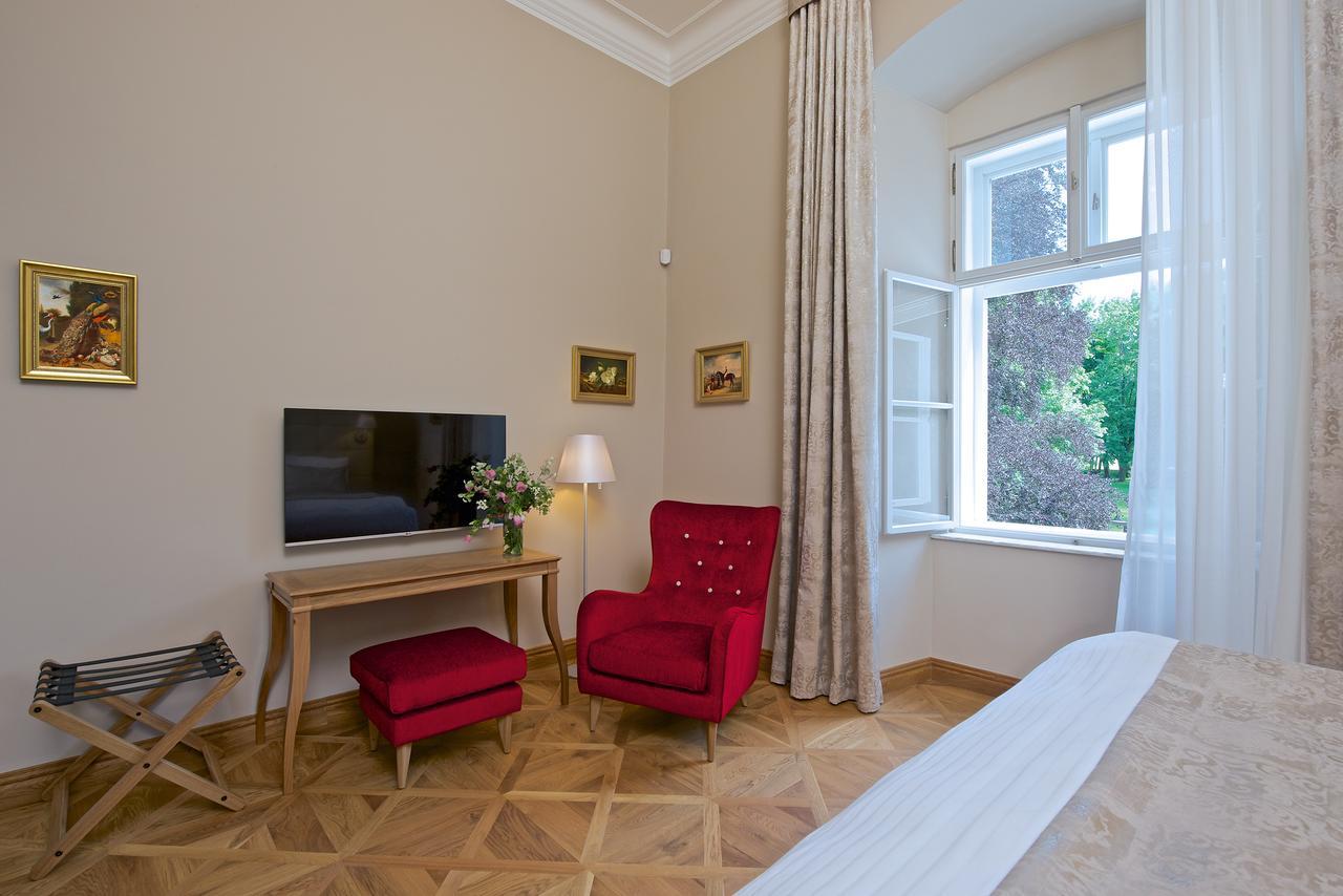 Zamek Ratmerice - Hotel & Resort Экстерьер фото