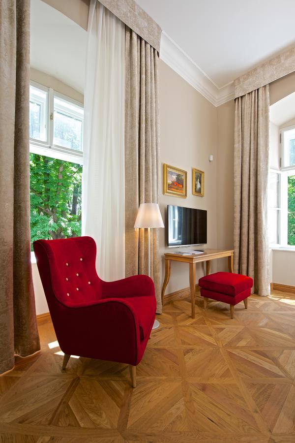 Zamek Ratmerice - Hotel & Resort Экстерьер фото