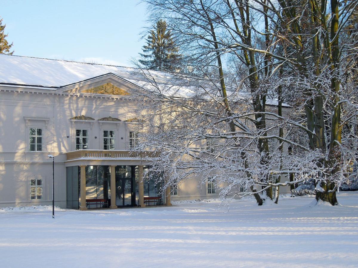 Zamek Ratmerice - Hotel & Resort Экстерьер фото